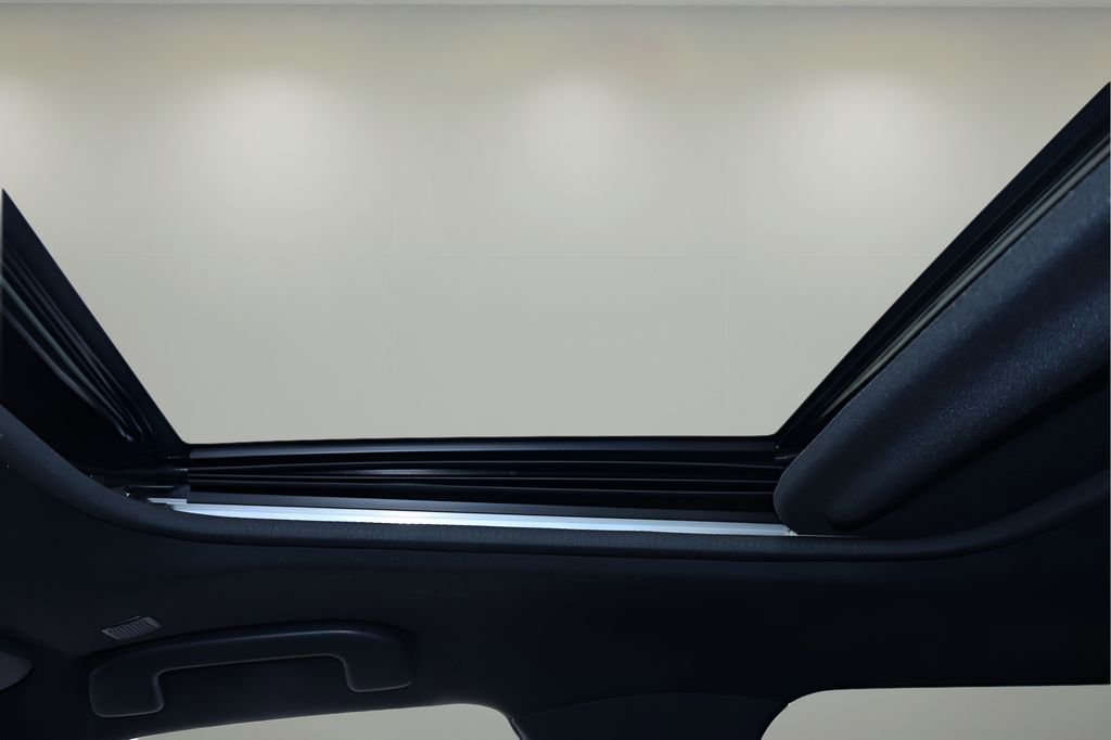 Certified 2023 Toyota RAV4 SE w/ Convenience Package image 25