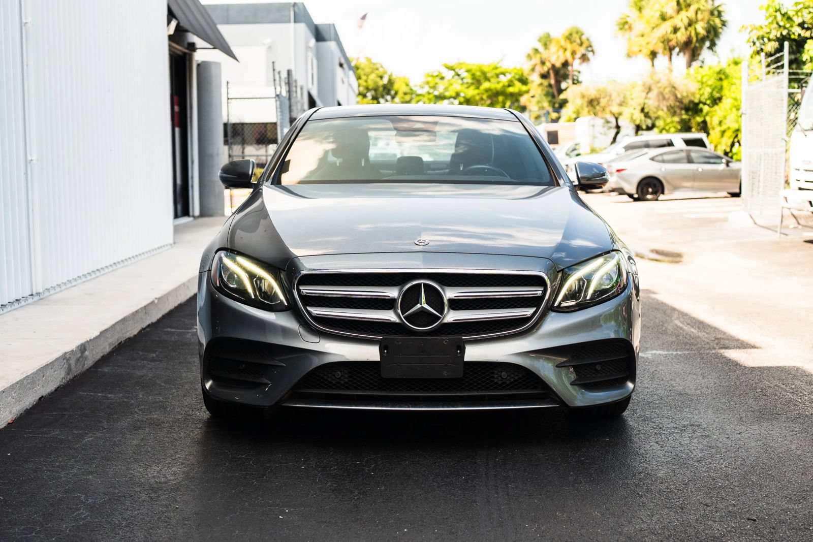 Used 2018 Mercedes-Benz E 300 4MATIC image 3