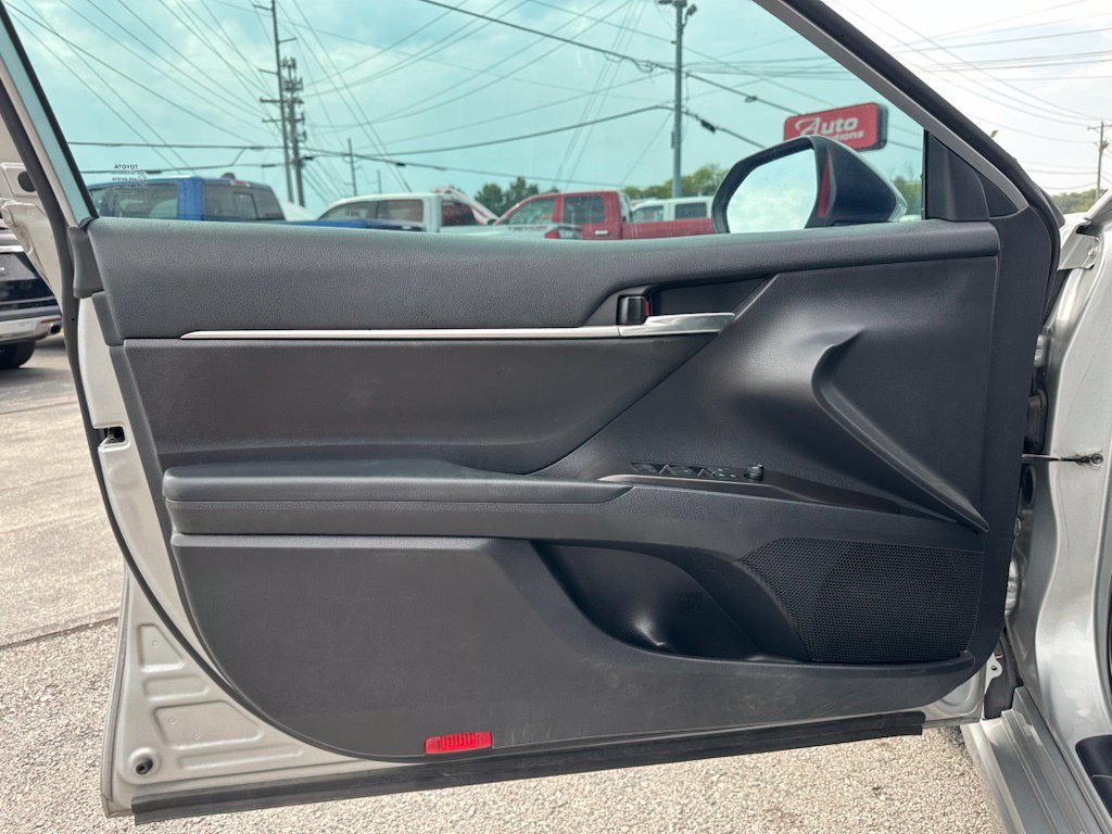 Used 2021 Toyota Camry SE FWD image 13