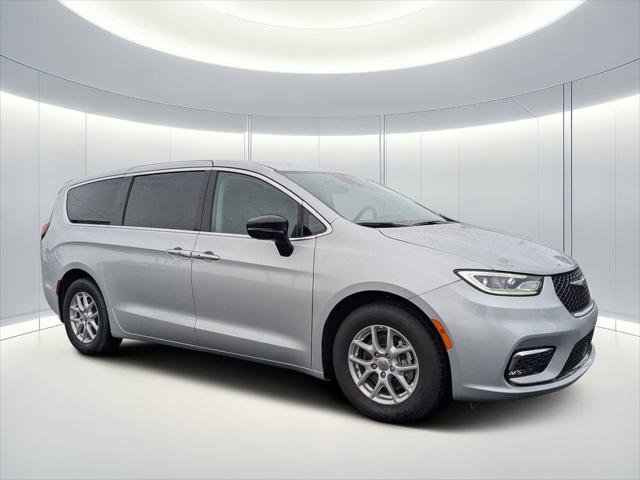 Certified 2024 Chrysler Pacifica Touring-L