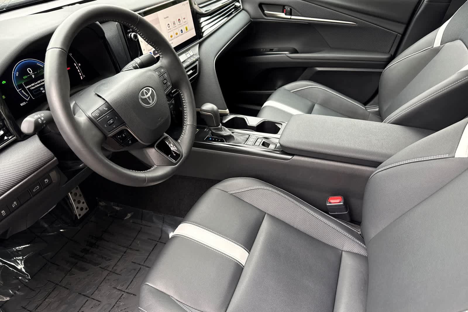Used 2025 Toyota Camry SE AWD/4WD image 11