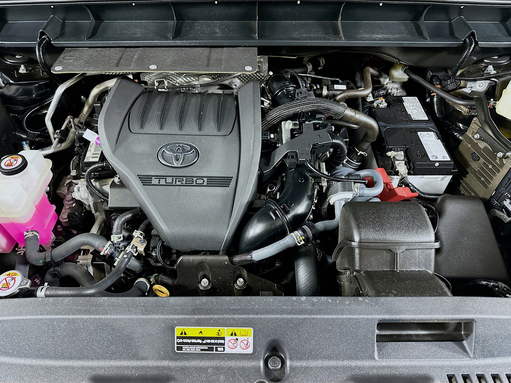 Used 2024 Toyota Highlander LE image 35