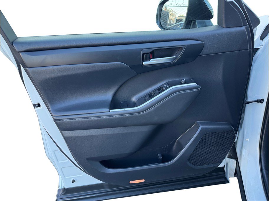 Used 2021 Toyota Highlander XSE image 19