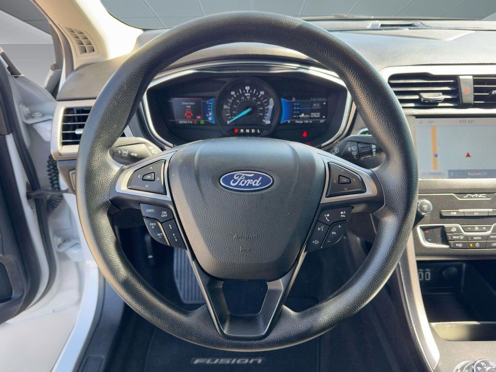 Used 2020 Ford Fusion SE image 16