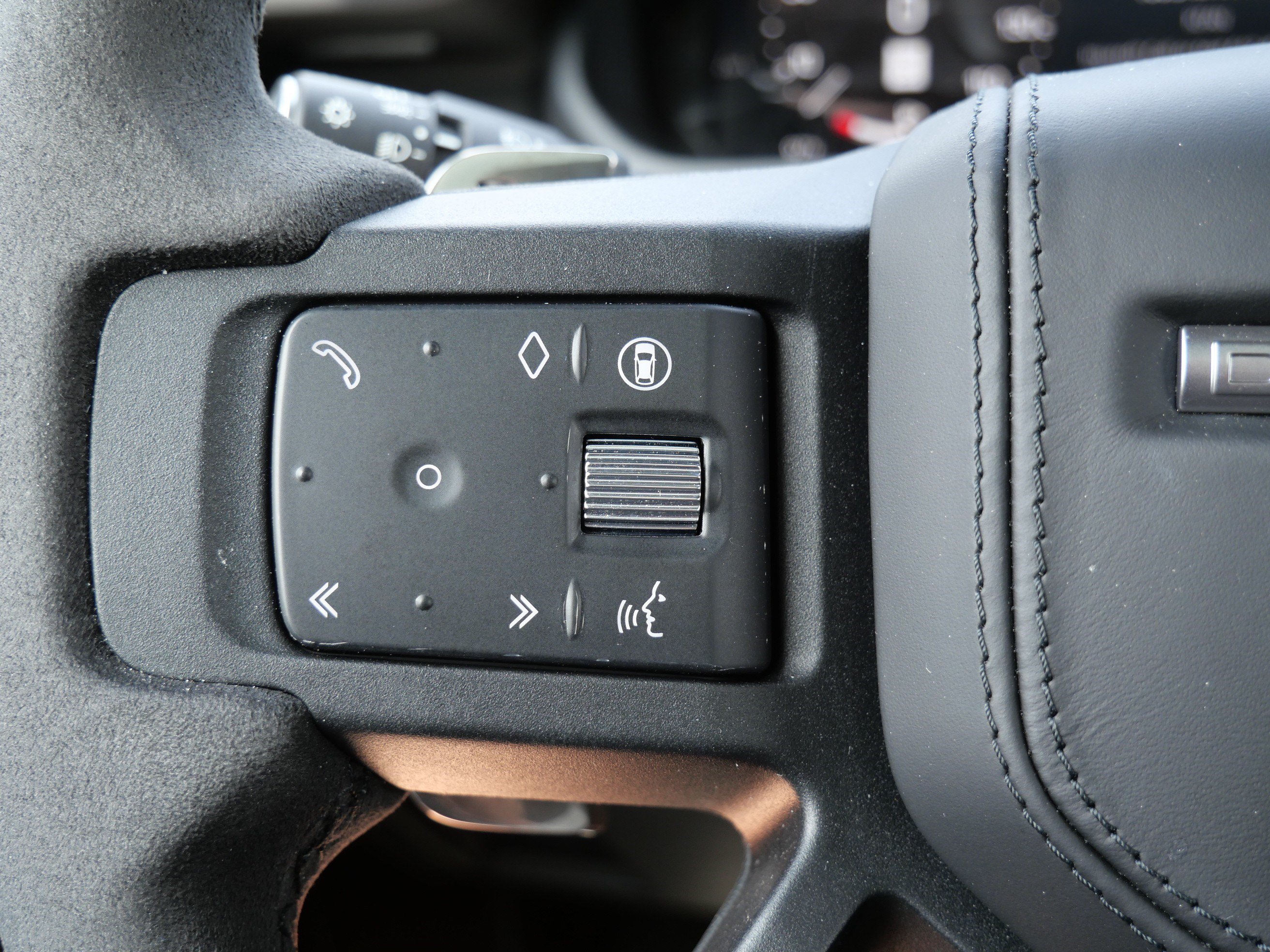 Certified 2024 Land Rover Defender 130 V8 AWD/4WD image 26