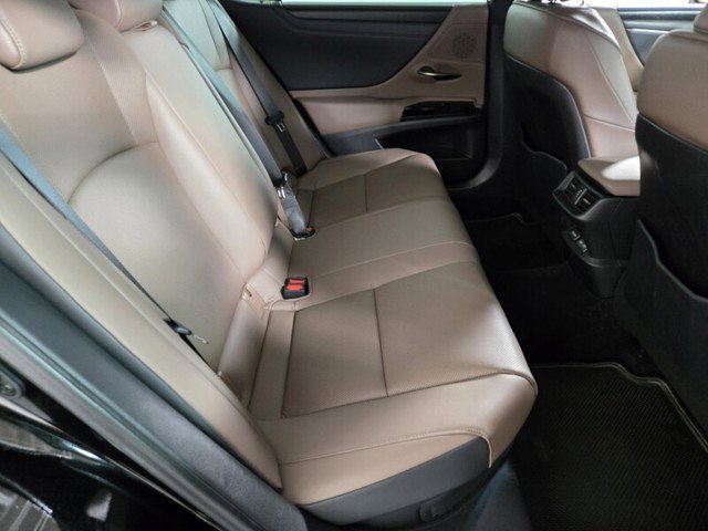 Certified 2023 Lexus ES 300h w/ Premium Package image 21