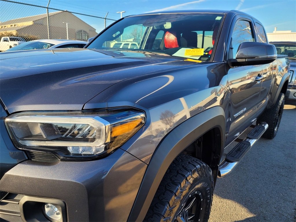 Used 2021 Toyota Tacoma TRD Off-Road w/ TRD Premium Off Road Package image 10