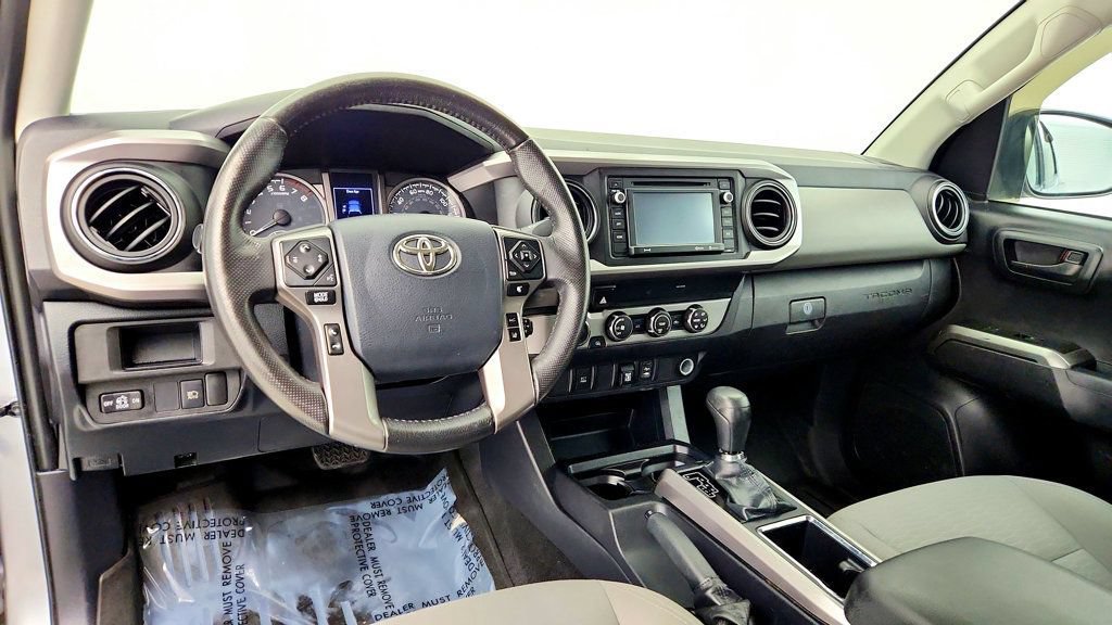 Used 2019 Toyota Tacoma SR5 AWD/4WD image 12