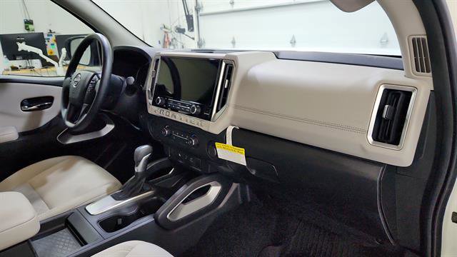 Certified 2025 Nissan Frontier SV RWD image 45