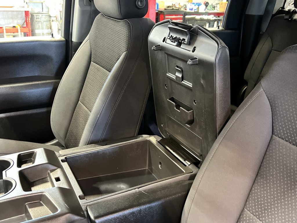 Used 2023 Chevrolet Silverado 2500 Custom w/ Custom Convenience Package image 18