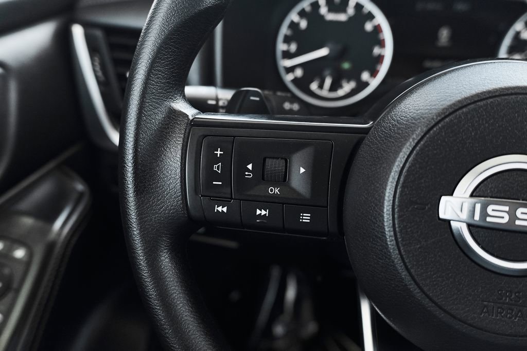 Used 2024 Nissan Rogue SV FWD image 31