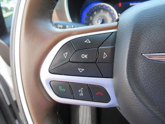 Used 2017 Chrysler Pacifica Limited FWD image 22