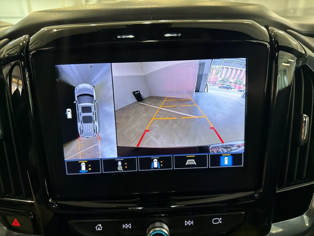 Used 2023 Chevrolet Traverse Premier image 10