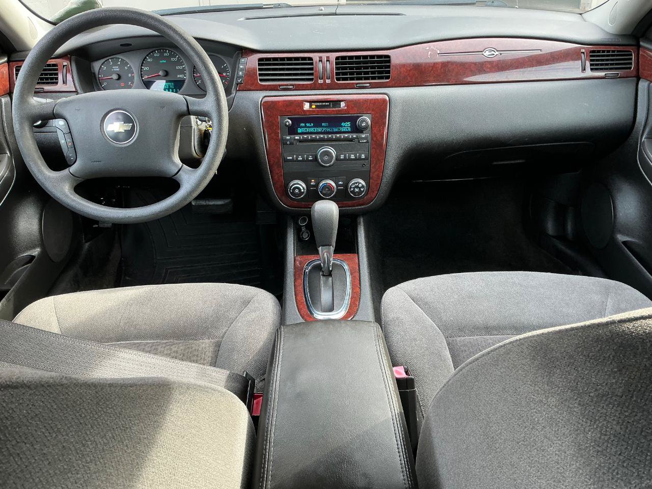Used 2008 Chevrolet Impala LS FWD image 15
