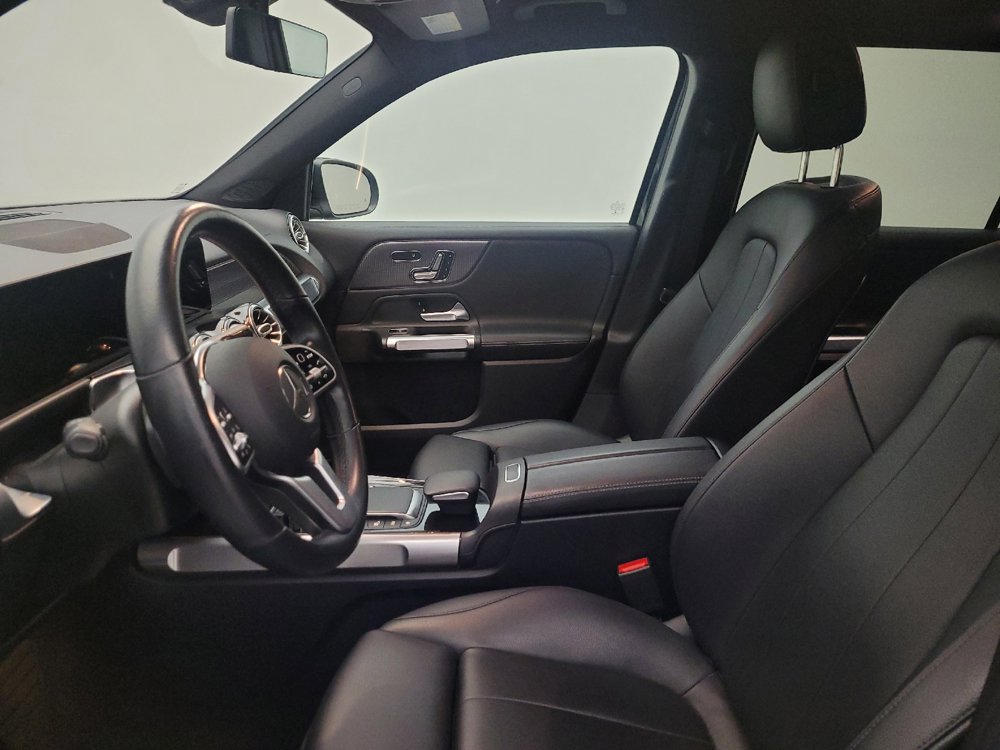 Used 2021 Mercedes-Benz GLB 250 w/ Premium Package image 17