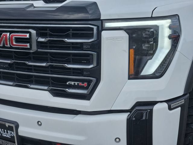 Used 2025 GMC Sierra 2500 AT4 AWD/4WD image 9