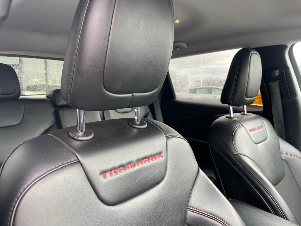 Used 2020 Jeep Cherokee Trailhawk w/ Cold Weather Group image 29