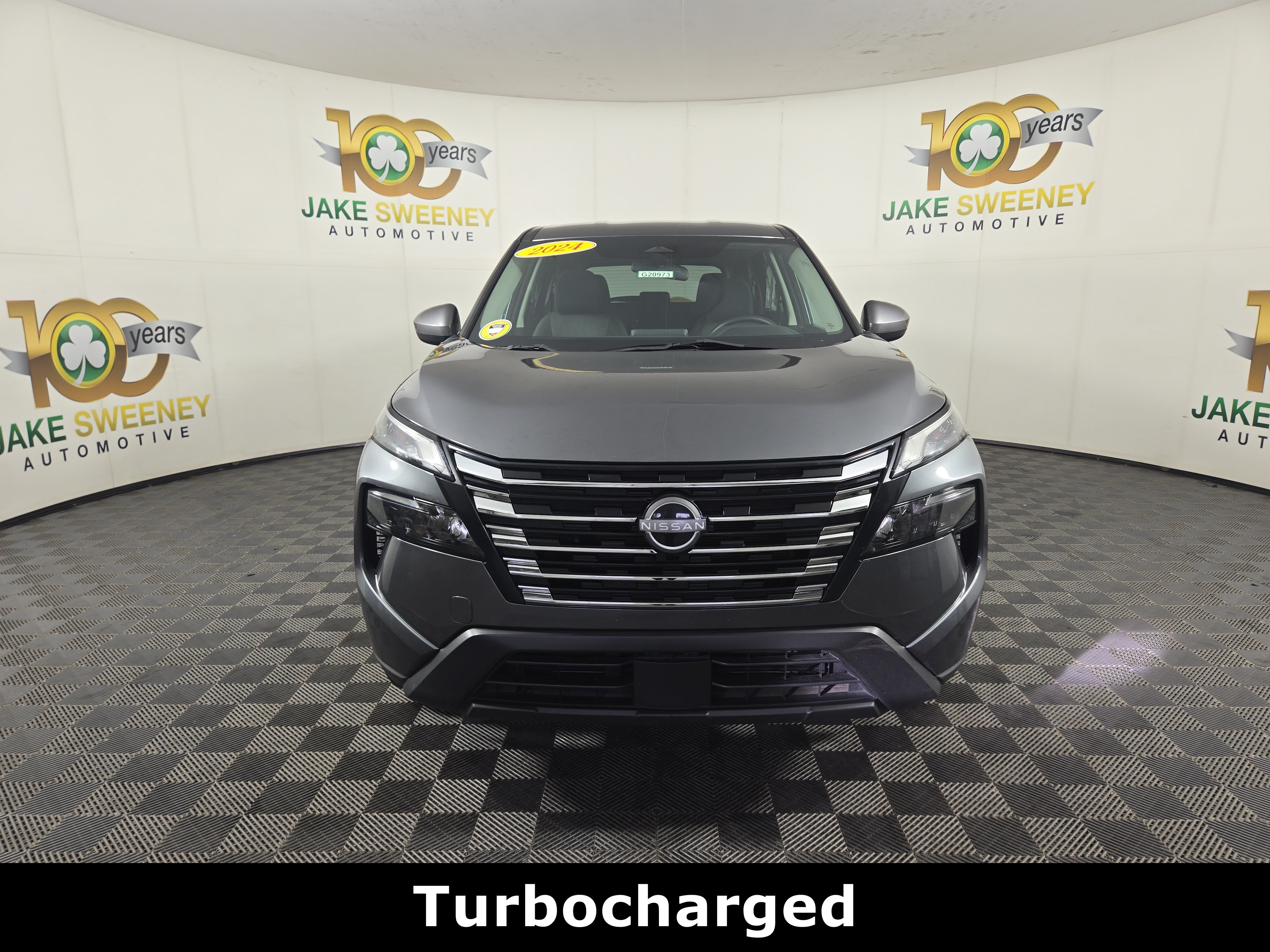 Used 2024 Nissan Rogue SV AWD/4WD image 2