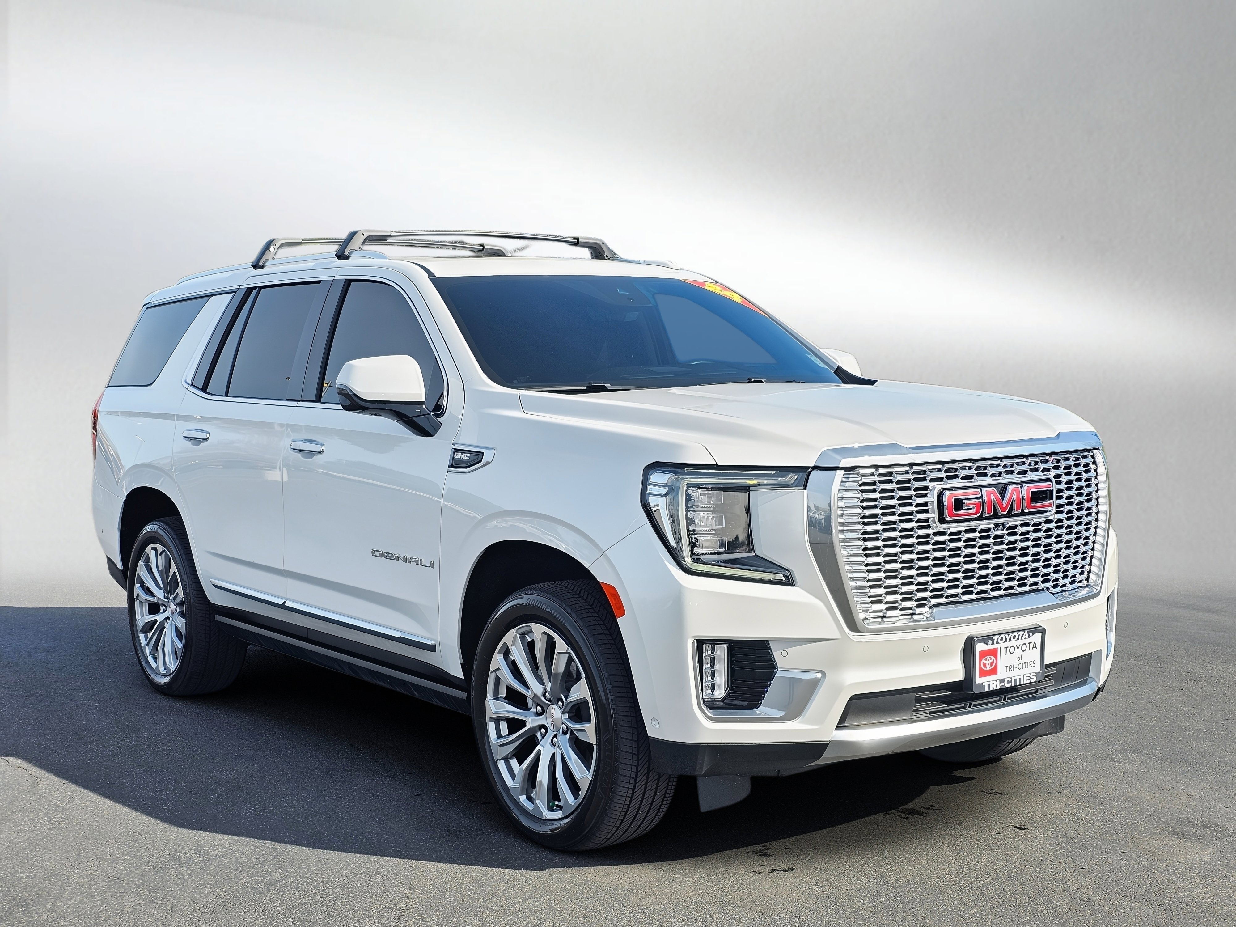Used 2024 GMC Yukon Denali w/ Denali Reserve Package AWD/4WD image 7