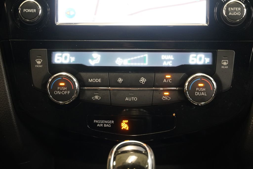 Used 2017 Nissan Rogue SV w/ SV Premium Package AWD/4WD image 18