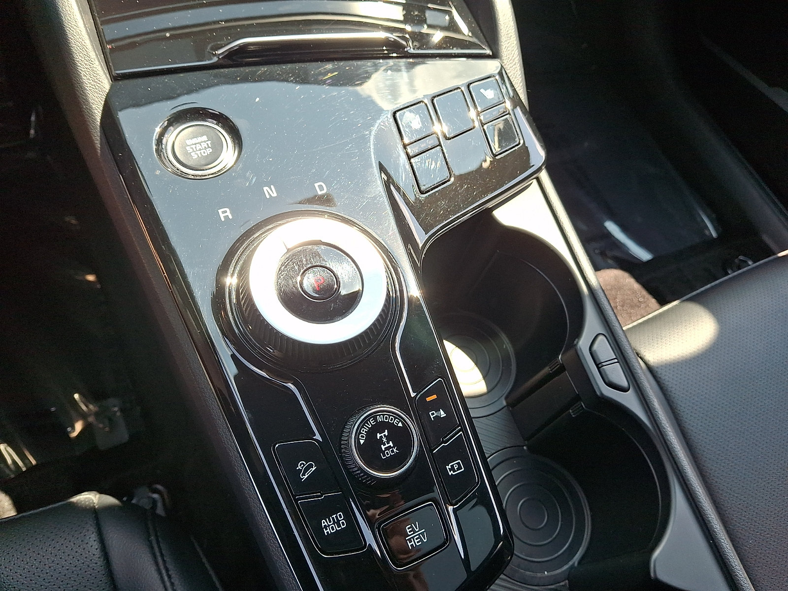 Certified 2025 Kia Sportage X-Line AWD/4WD image 14