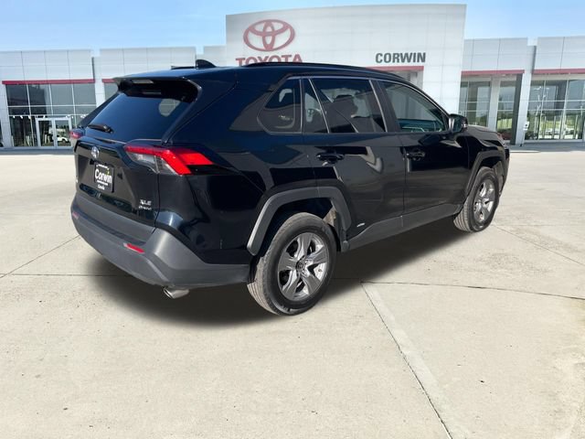 Used 2025 Toyota RAV4 XLE AWD/4WD image 5