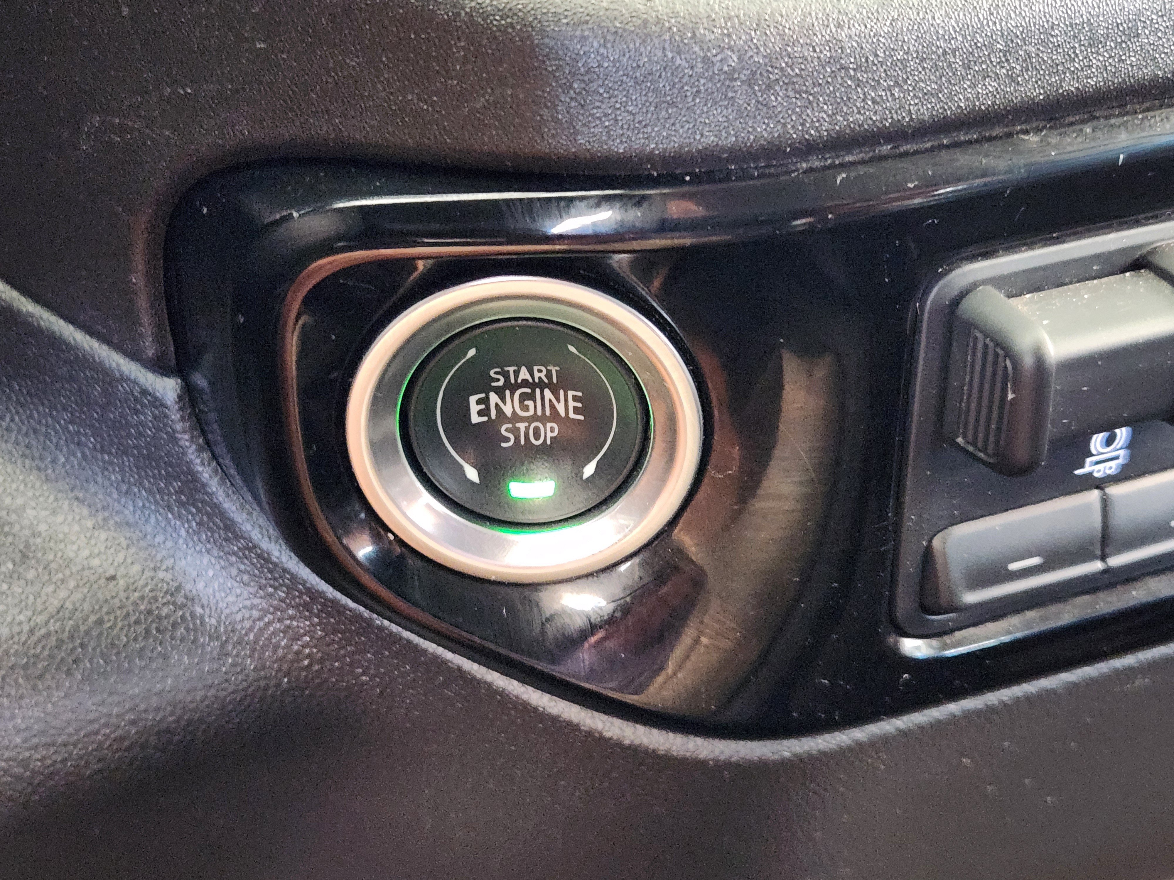 Certified 2025 Chevrolet Silverado 1500 LT AWD/4WD image 21