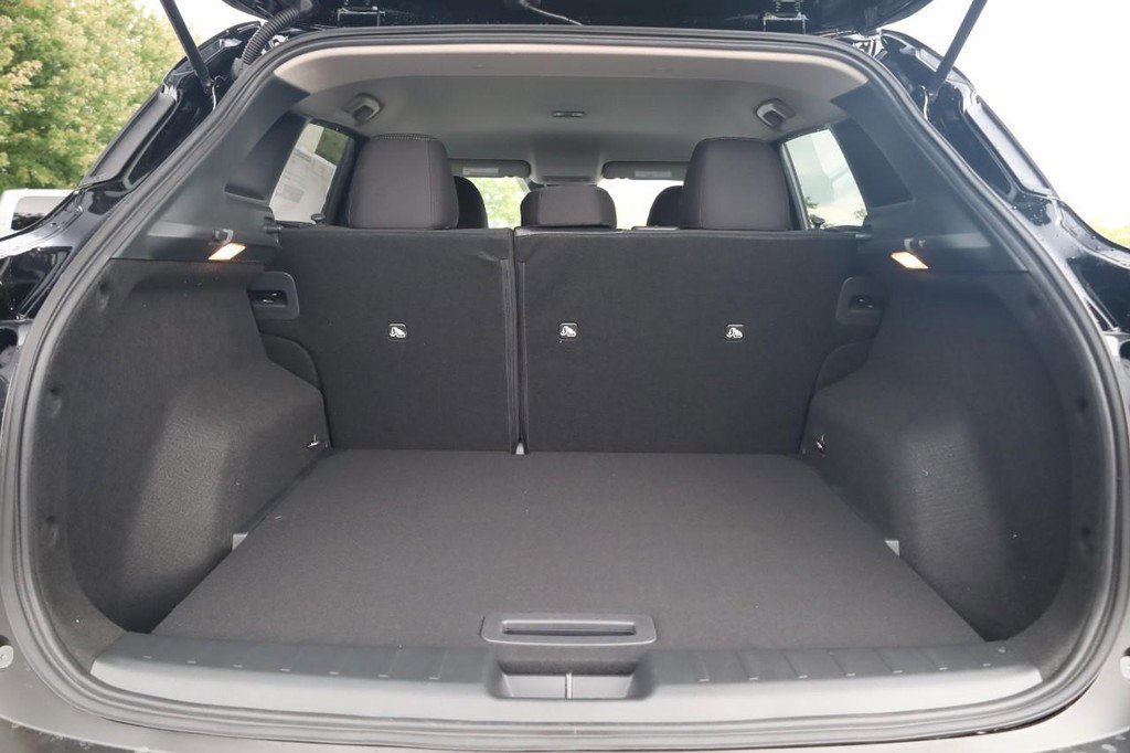 New 2026 Nissan Kicks SV image 7