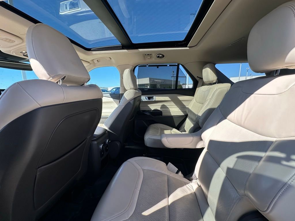 Used 2020 Ford Explorer Platinum w/ Premium Technology Package image 10