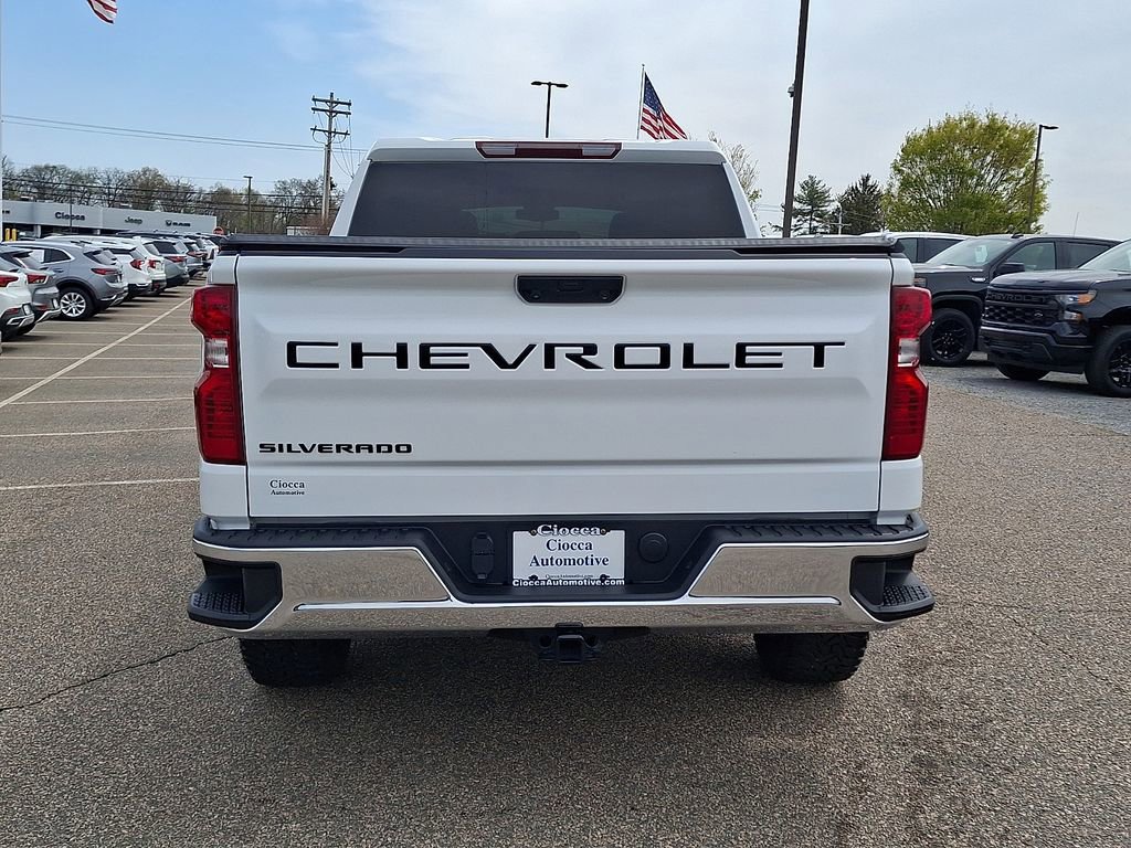 Used 2023 Chevrolet Silverado 1500 LT AWD/4WD image 8