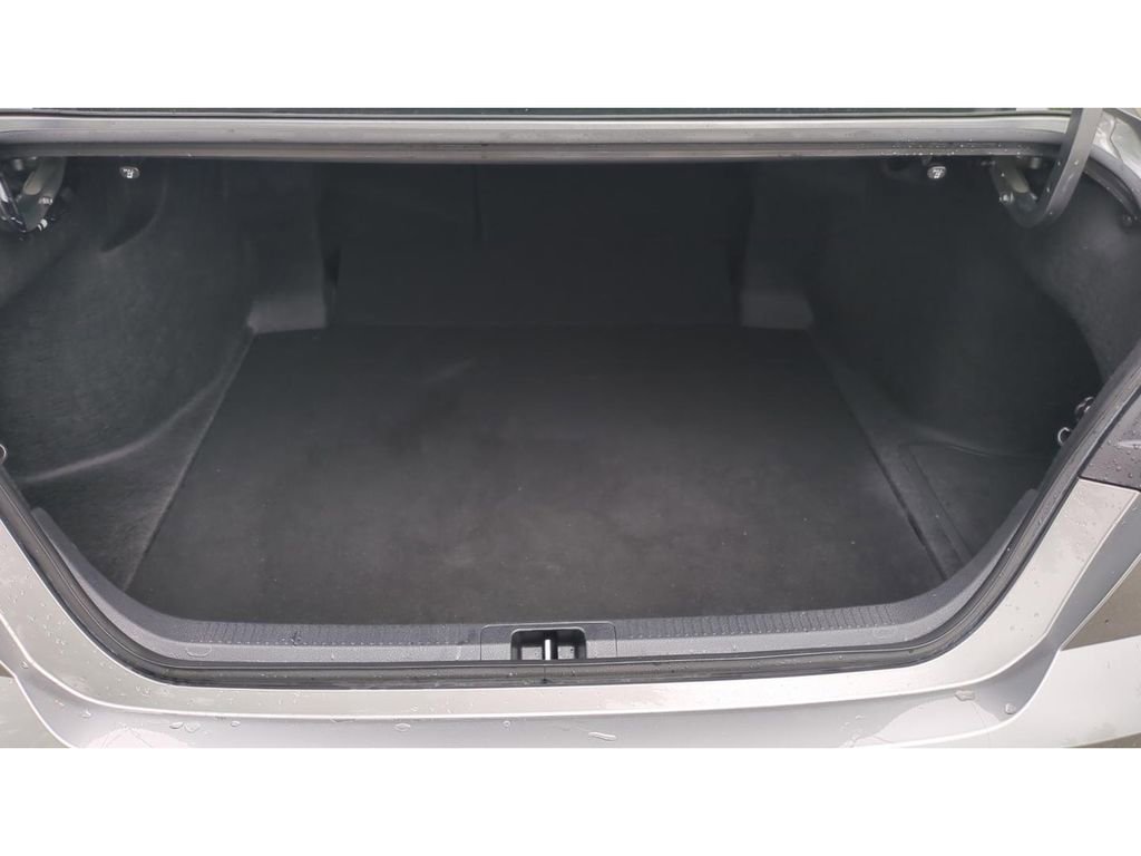 Certified 2025 Toyota Camry SE image 9
