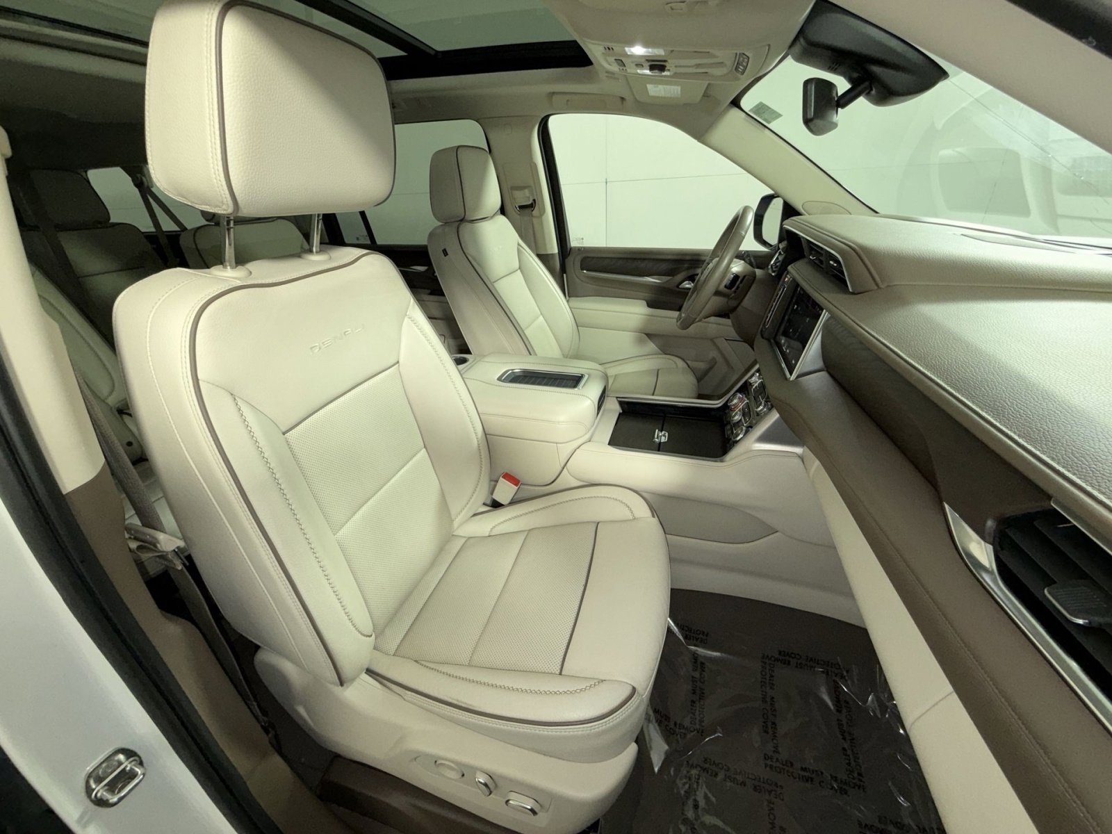 Used 2022 GMC Yukon XL Denali image 28