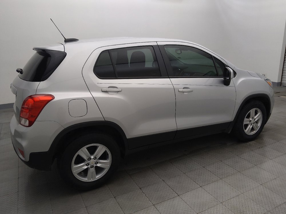 Used 2022 Chevrolet Trax LS w/ Tint and Cruise Package FWD image 10