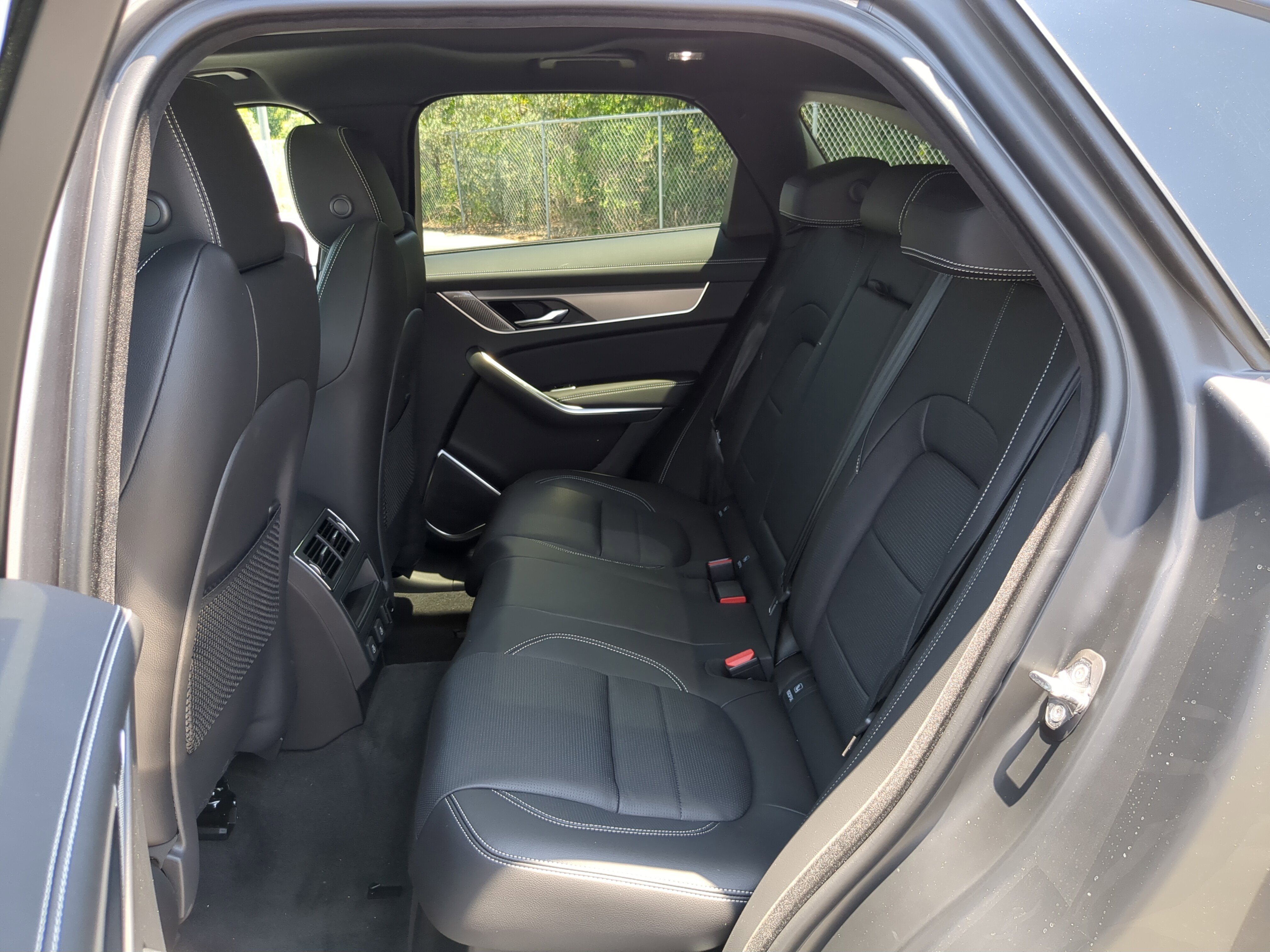 New 2026 Jaguar F-PACE R-Dynamic S image 17