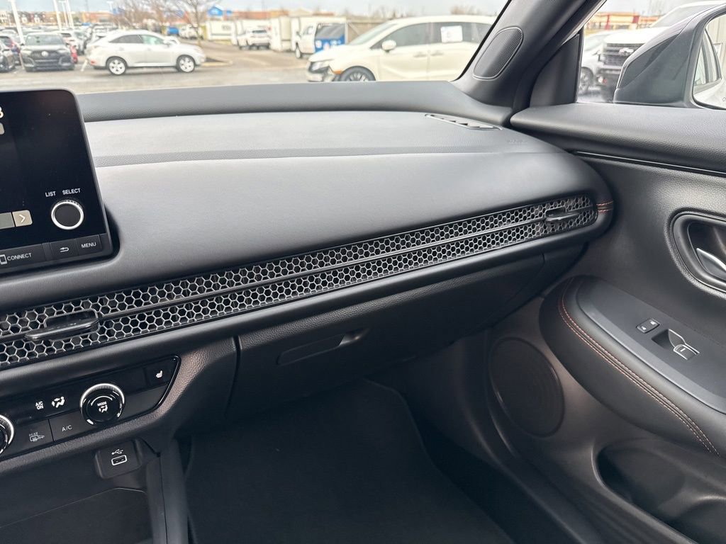 Certified 2025 Honda HR-V Sport image 25