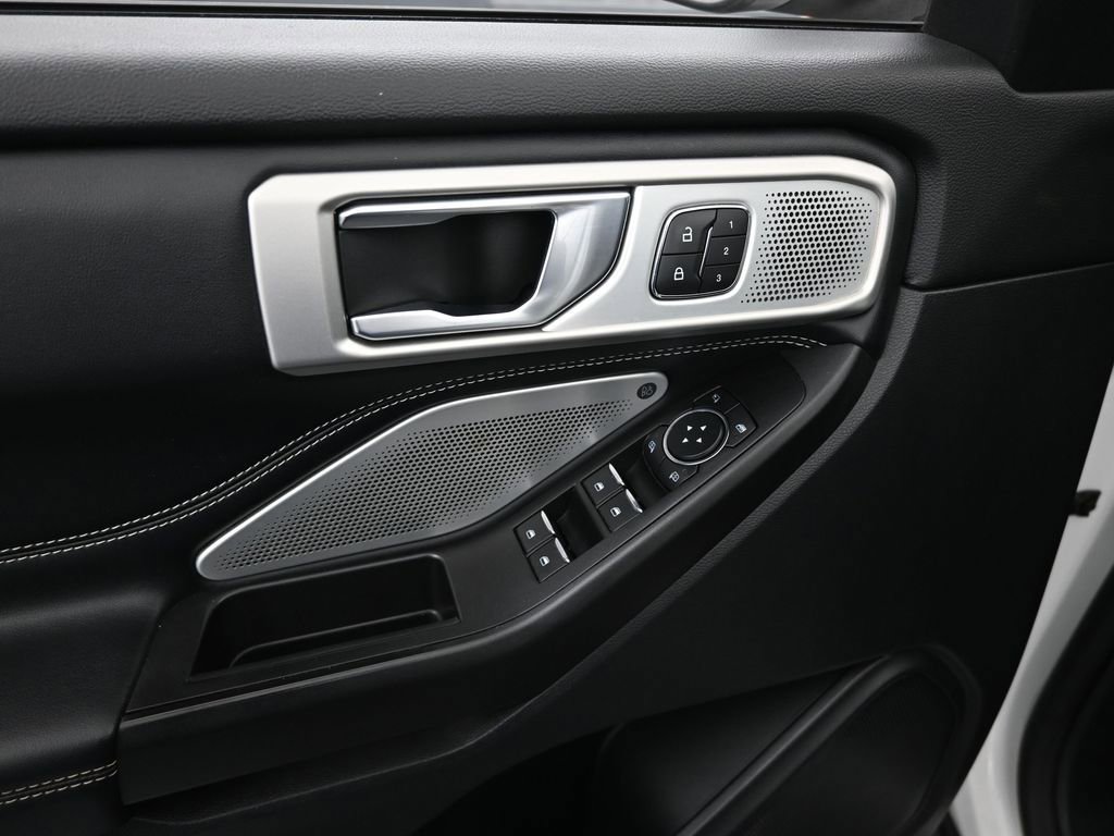 Used 2020 Ford Explorer ST w/ Premium Technology Package image 12