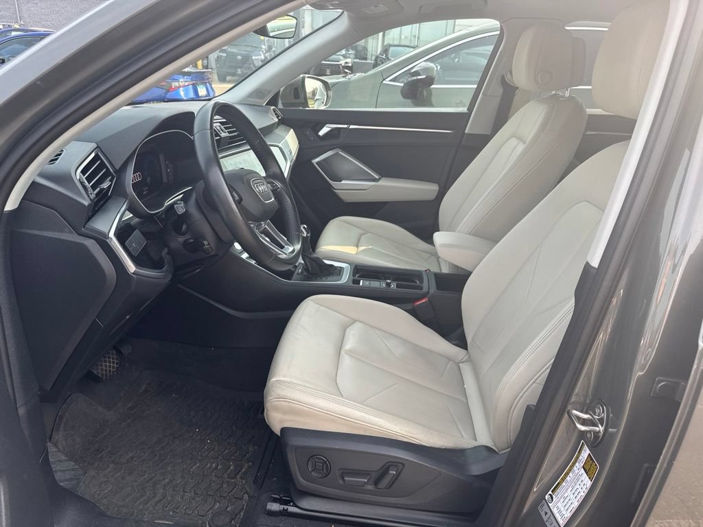 Used 2020 Audi Q3 2.0T Premium w/ Convenience Package AWD/4WD image 27