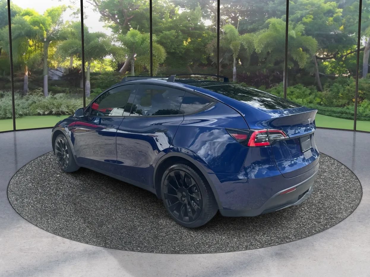 Used 2021 Tesla Model Y Long Range AWD/4WD image 7