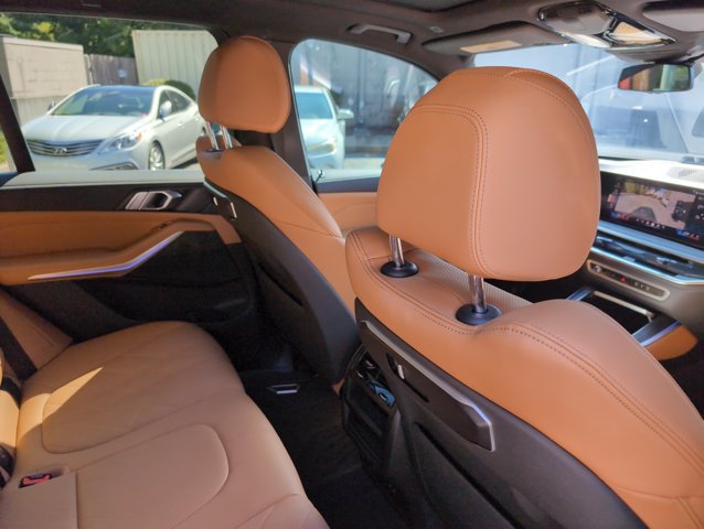 Used 2024 BMW X5 xDrive40i w/ Parking Assistance Package AWD/4WD image 26
