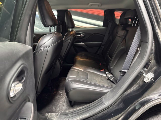 Used 2019 Jeep Cherokee Latitude Plus FWD image 11