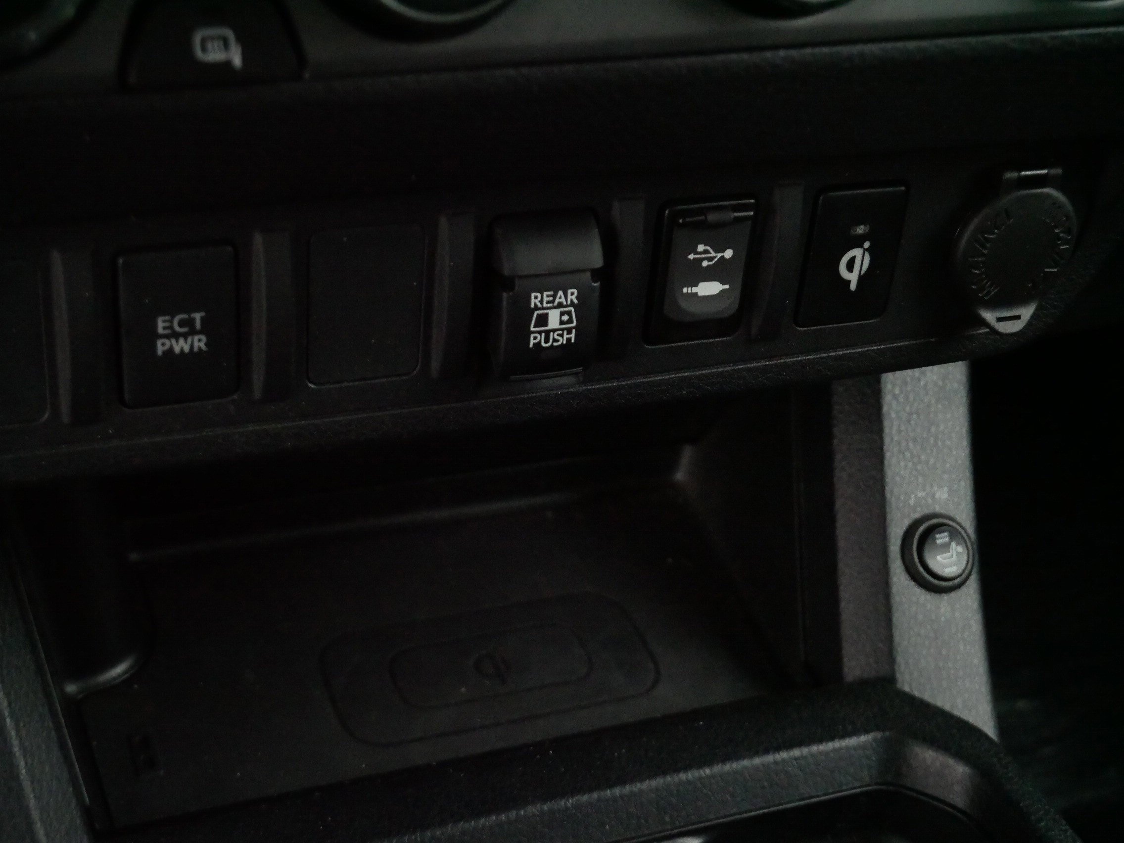 Used 2019 Toyota Tacoma TRD Sport AWD/4WD image 31