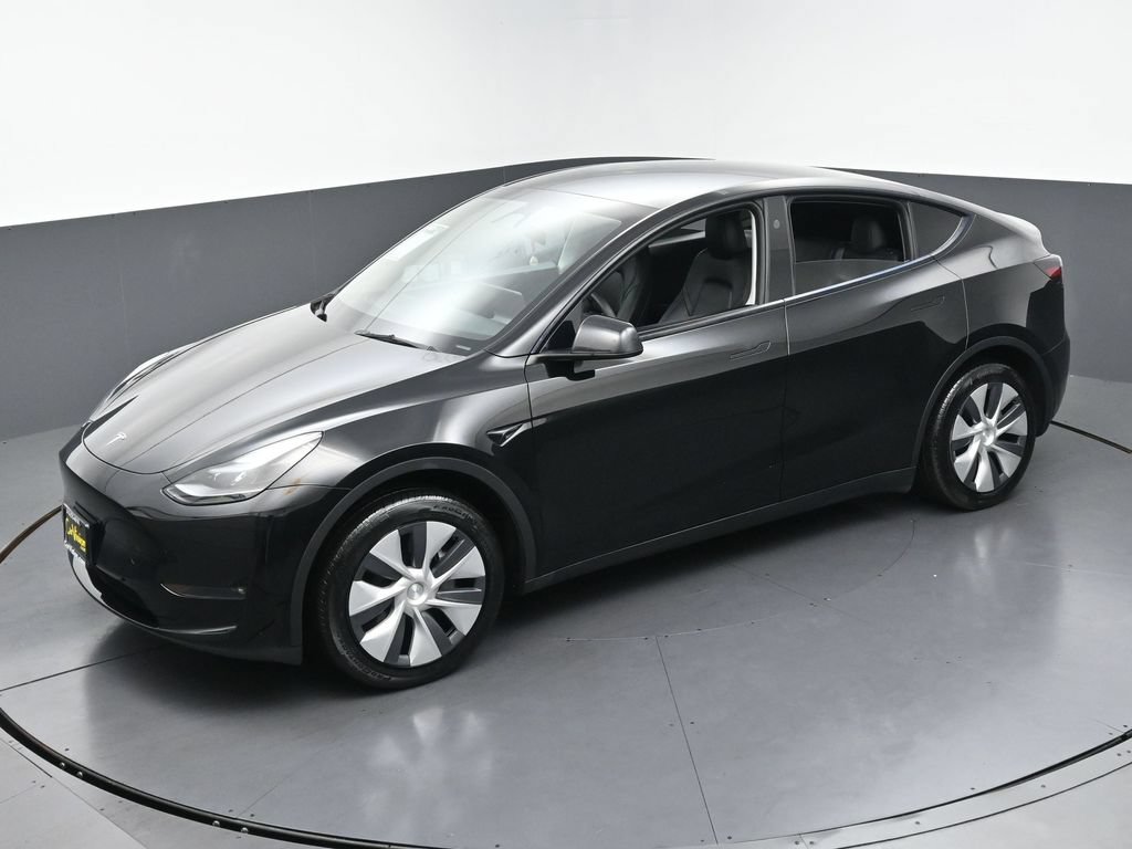 Used 2023 Tesla Model Y 2WD image 40
