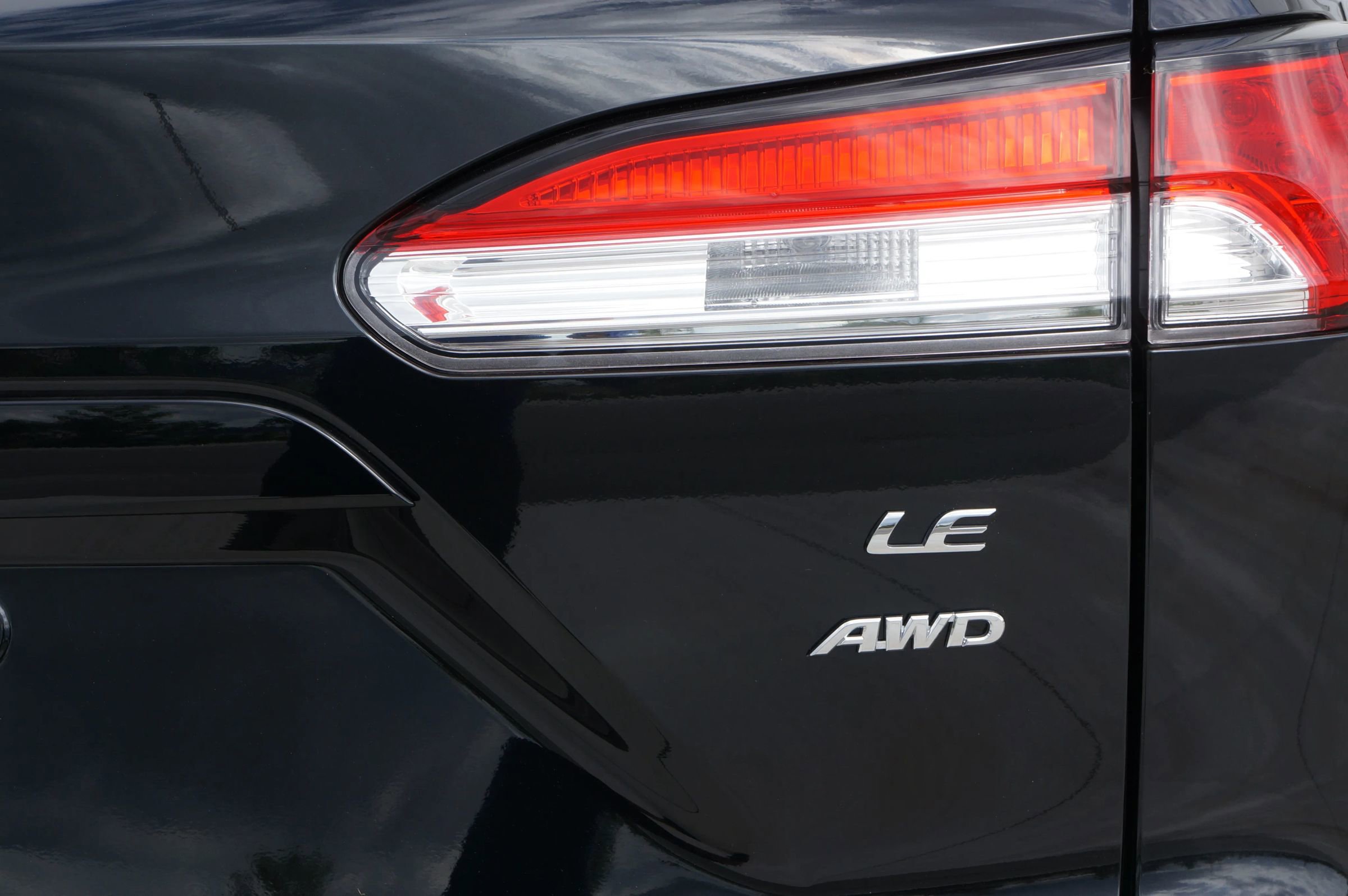 Used 2025 Toyota Corolla Cross LE image 21