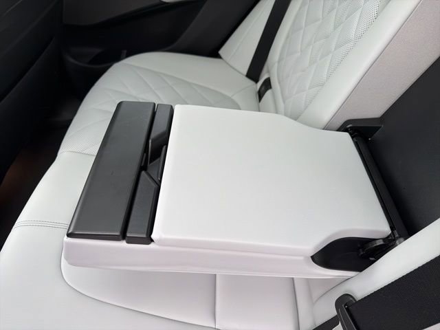 Used 2026 BMW X5 xDrive50e w/ Executive Package image 15