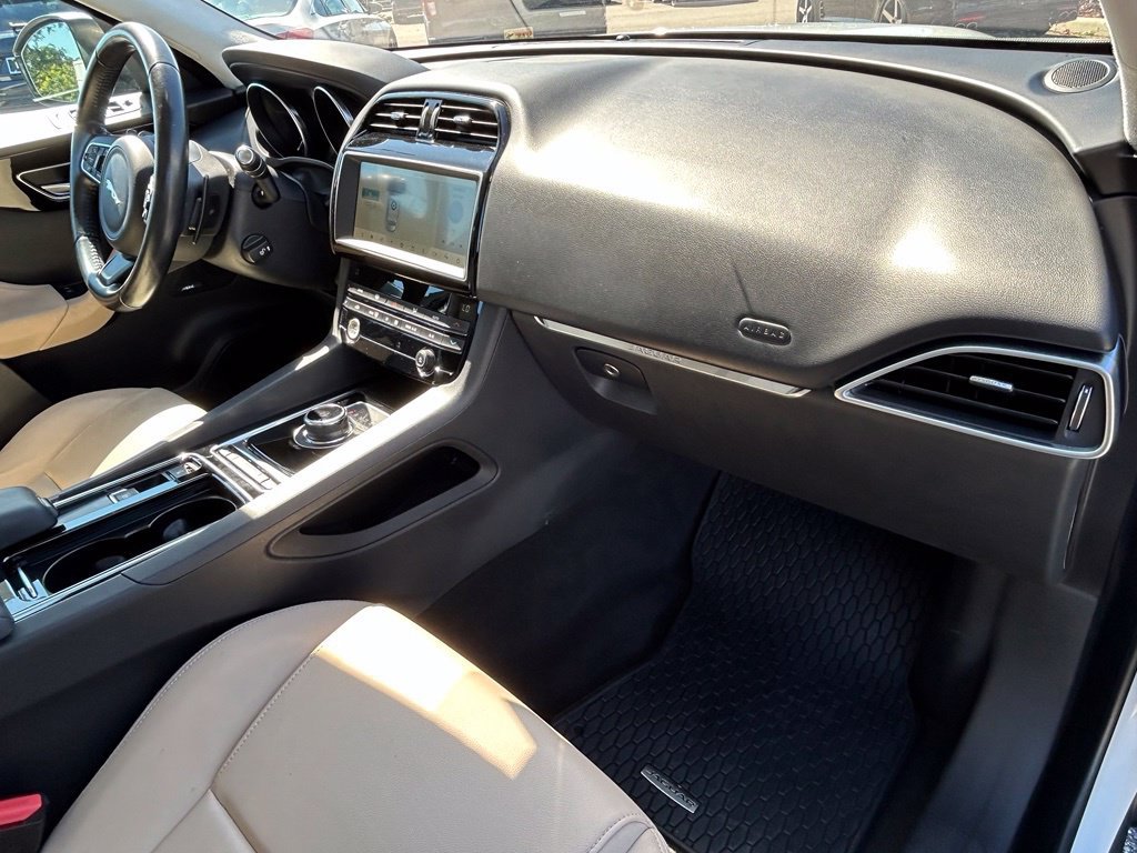Used 2019 Jaguar F-PACE Premium AWD/4WD image 39