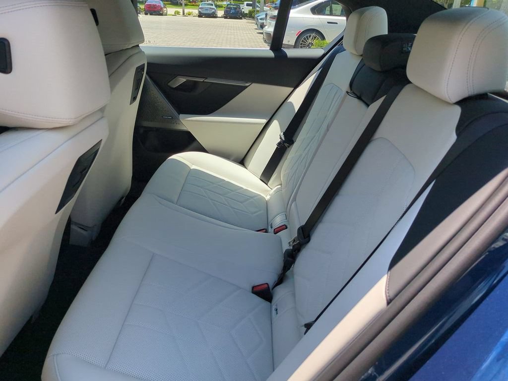 New 2027 BMW 530i w/ Premium Package RWD image 14