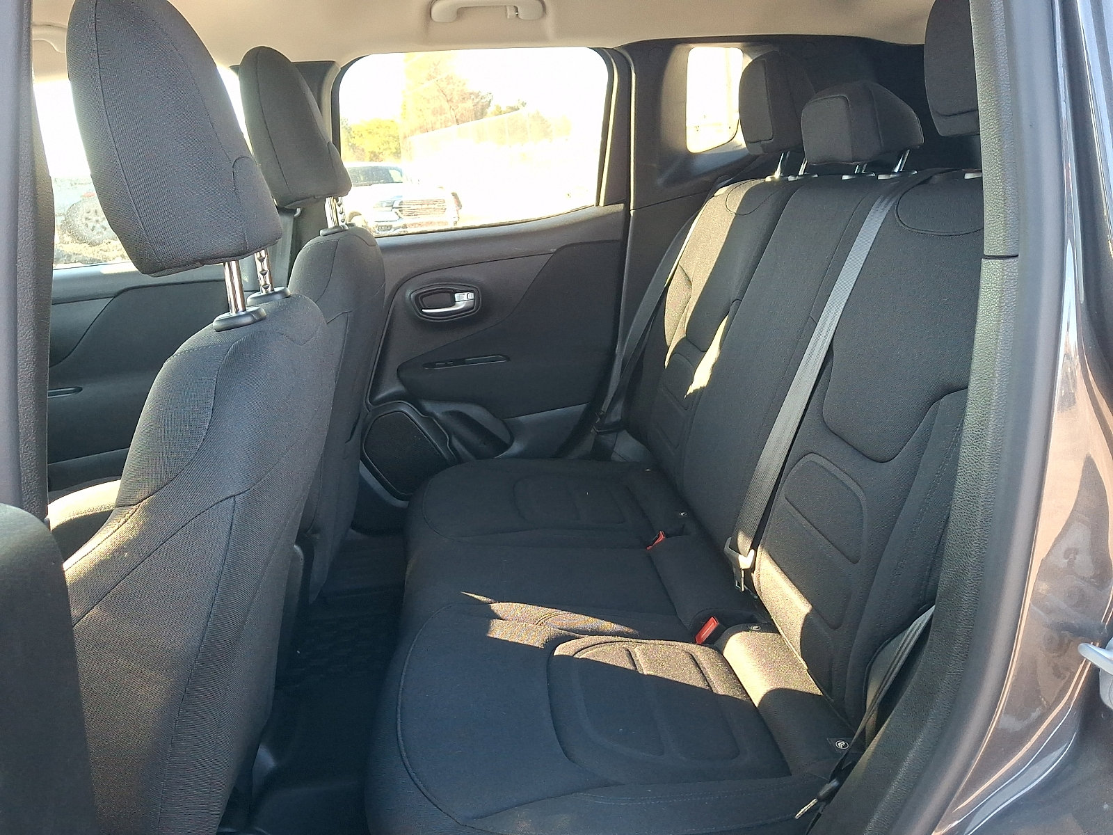 Used 2020 Jeep Renegade Latitude w/ Cold Weather Group AWD/4WD image 10