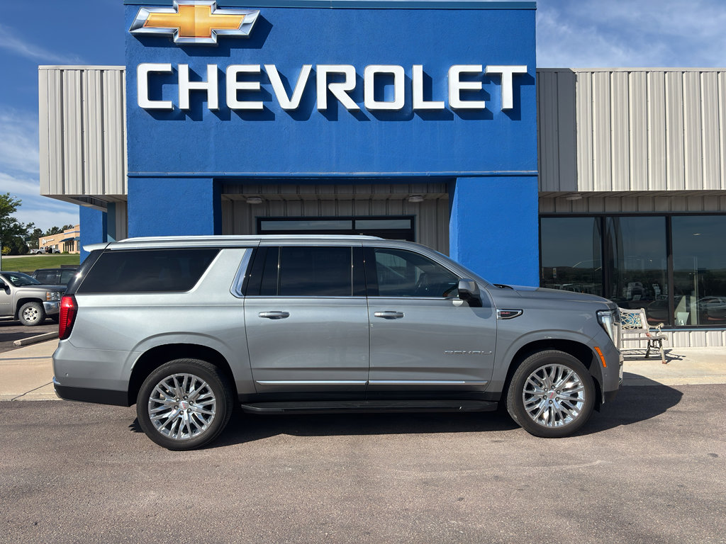 Used 2025 GMC Yukon XL Denali AWD/4WD image 5
