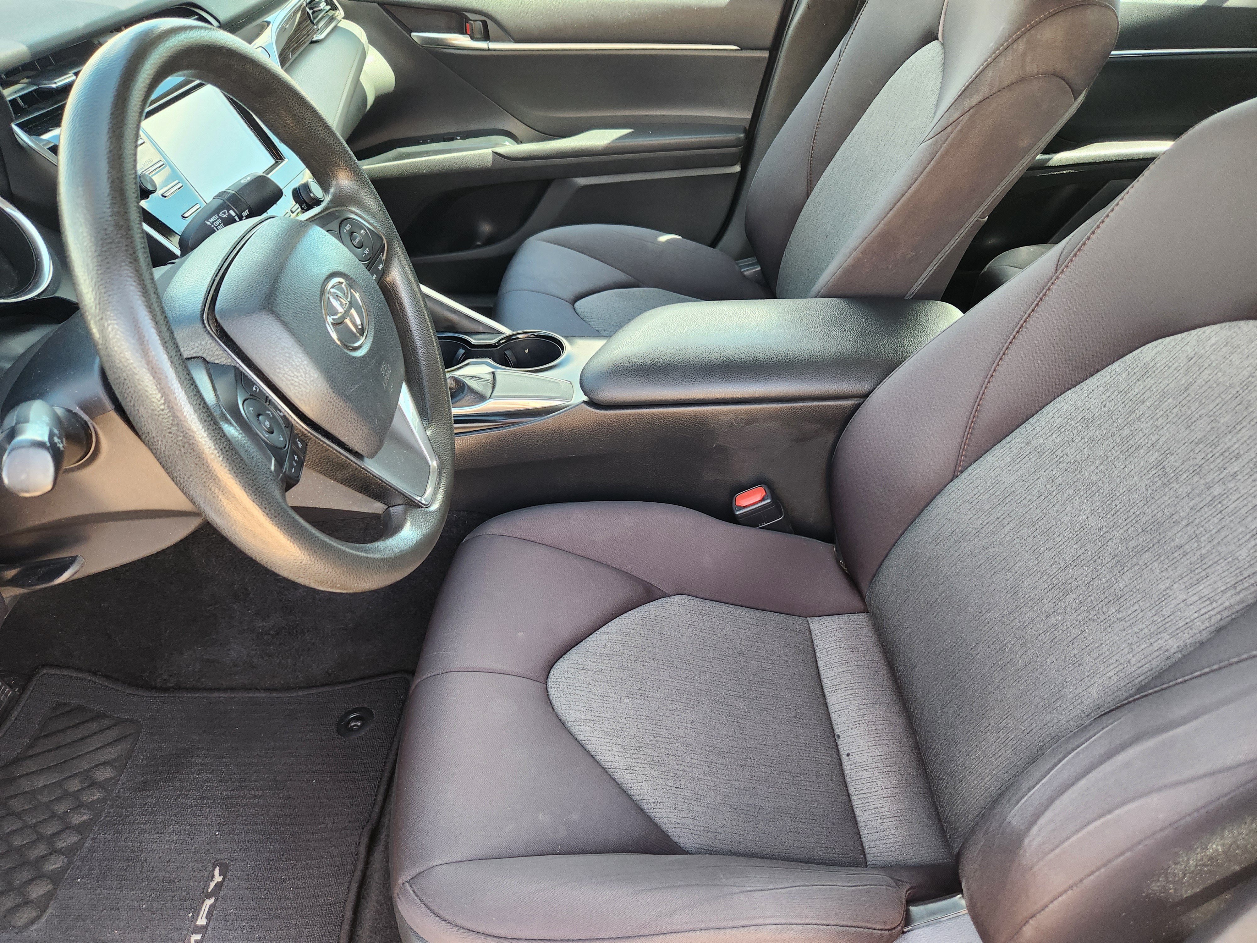 Used 2019 Toyota Camry LE FWD image 9