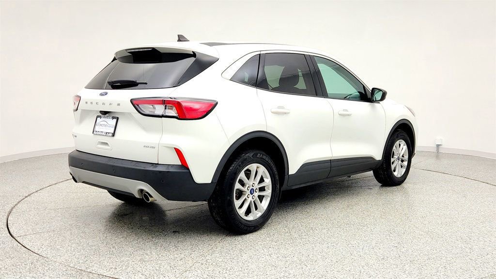 Used 2022 Ford Escape SE image 5
